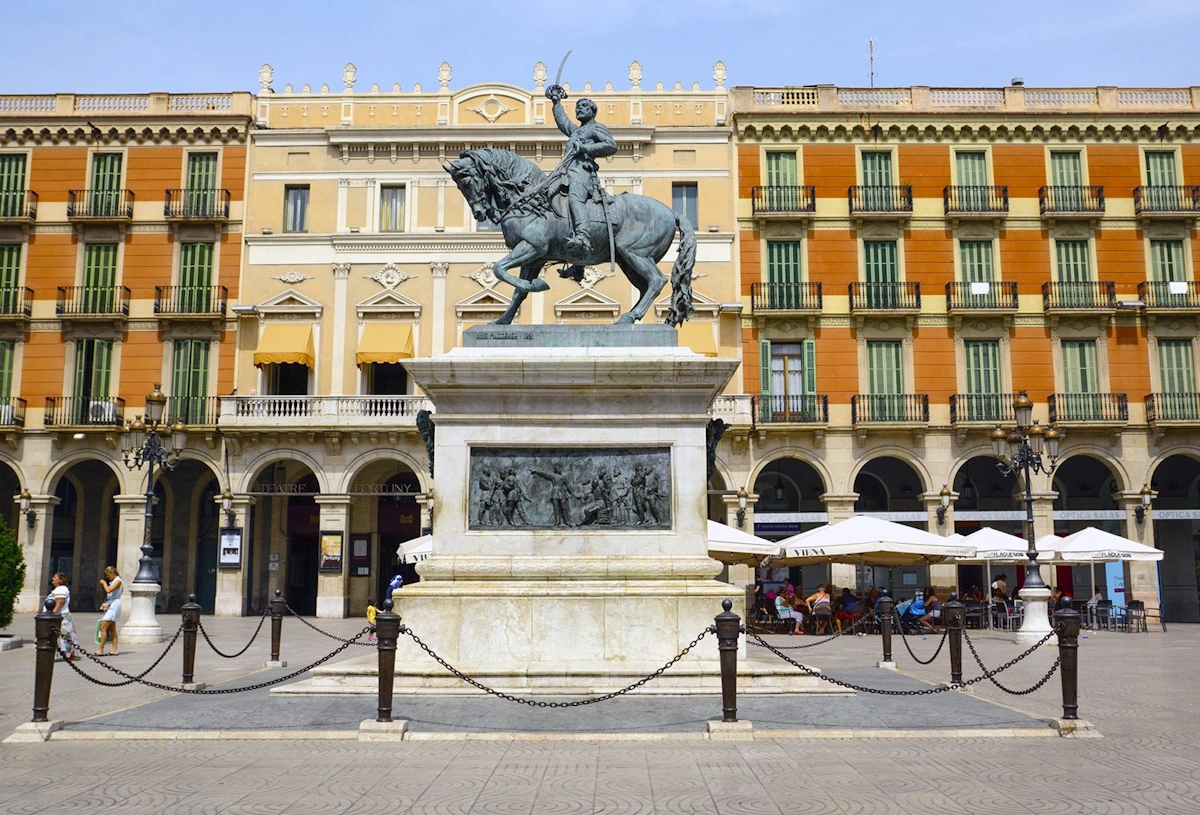 plaza-prim-reus-grismateria