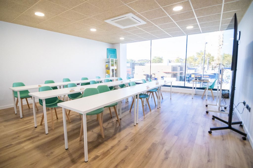 Alquiler salas educación y presentaciones en Reus Tarragona