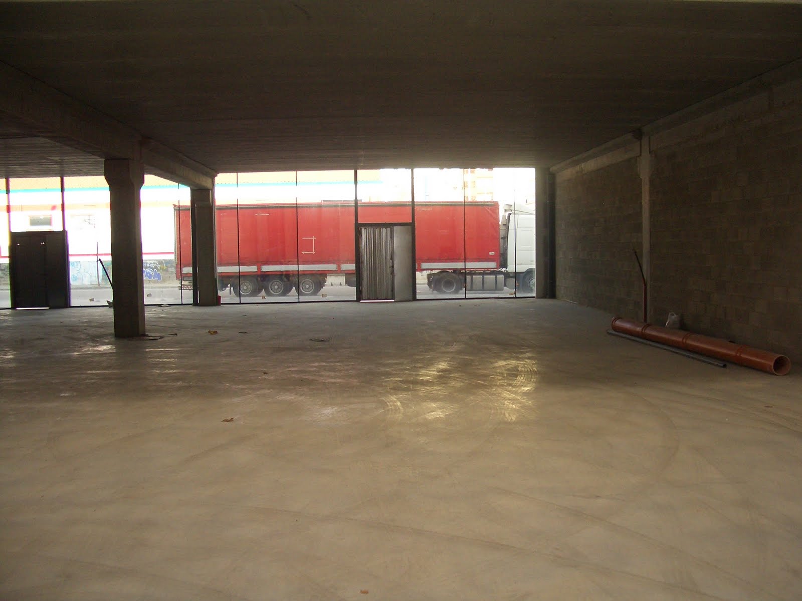 Alquiler de naves escaparate en Reus Tarragona